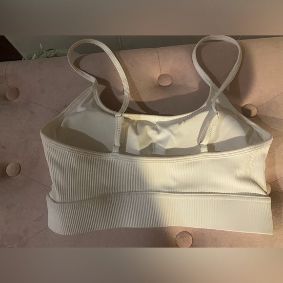 🤍 IVORY Seamless Sculpted Ribbed Bralette / Sports Bra🤍 Medium, Never worn! 🔥 - Picture 7 of 8